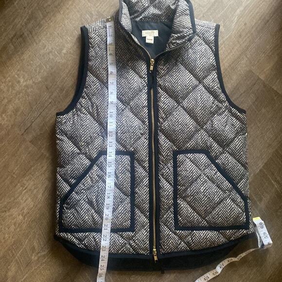 J.Crew Herringbone Gray and Black Puffer Vest Size Small - Picture 6 of 8